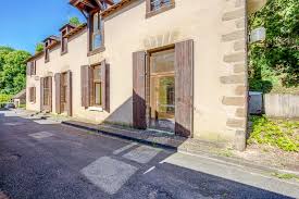 Immeuble De 420 M La Chatre 36 172409 Immeuble D Occasion Aux Encheres Agorastore