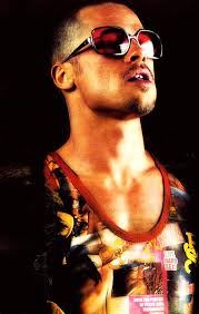In fight club he got down to about 166 pounds and in snatch he had a little more weight on his body and was closer to 8% body fat and looked a little bulkier. Oliver Peoples 523 Brad Pitt Fight Club Sunglasses Id Celebrity Sunglasses