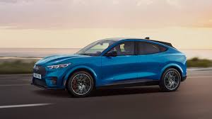 Choose from rear wheel drive or all wheel drive powertrain. Ford Mustang Mach E Gt Beschleunigung Pur Ford De