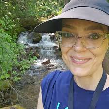 A little neutral smokiness from today's stream Avon true color Chocolate  sensation eyeshadow hi-brow sculpting gel