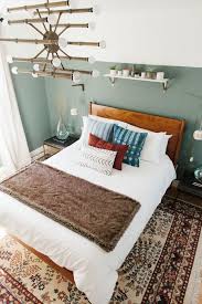 1001 Idees Comment Integrer La Peinture Vert De Gris Dans Son Interieur Deco Chambre Vert Peinture Vert De Gris Deco Chambre Parental