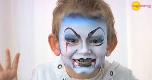 Maquillage vampire maquillage enfant idées sympas halloween maquillage incroyable maquillage effrayant maquillage d'halloween halloween 2018 fille clown. Video Maquillage Enfant Le Vampire Magicmaman Com