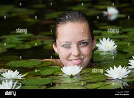 Lilly Pond's Instagram, Twitter & Facebook