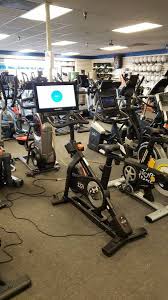 A luxury model, the the workout selection includes dozens of livecast spin class videos, plus an unlimited number of virtual outdoor bike workouts with google maps street views. 2020 Nordictrack S22i Studio Cycle Spin Bike W 1 Year I Fit Membershi Sports Fitness Exchange