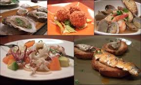 According to tradition, the meal for christmas eve, la vigilia, doesn't have any meat. The Traditional Italian Christmas Eve Dinner Saltwater Grille Blog