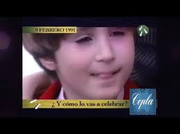 Lorena Pantoja entrevista Armando Babaioff sobre o espetáculo “Tom na  Fazenda”,