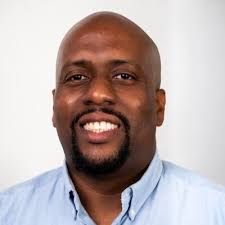 Wendy Menard (@wmukluk)