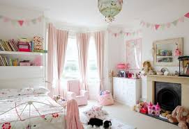 Small bay window bedroom ideas. Bay Window Curtain Ideas Give Your Bay Window A Glamorous Look