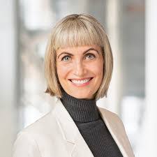 Alexis Wiggins's Instagram, Twitter & Facebook