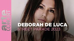 About Deborah De Luca