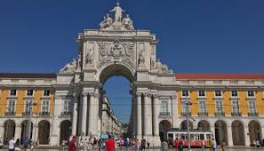 Search for real estate in porto, portugal and find real estate listings in porto, portugal. Viaggio In Portogallo Dodici Giorni In Treno Da Porto A Lisbona