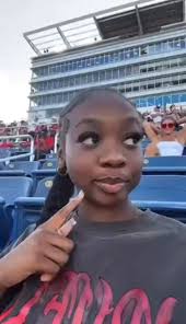 @LMonsterReacts's video Tweet