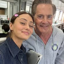 These paintings have souls and are ready to kill. Jake Gyllenhaal stars in  the 1st trailer for horror-thriller 'Velvet Buzzsaw'.