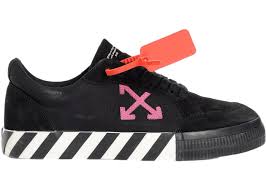 Off White Vulc Low Black Fuchsia