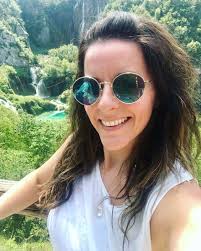 Woman transforms 'rotting' house into modern pad worth £157k MORE than  before