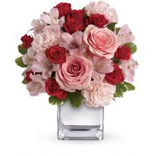 Teleflora S Love That Pink Bouquet With Roses In Norwalk Ct Licari Custom Floral Designs By J P