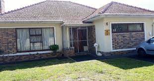 We Offer Efficient And Reliable Service In The Buying And Selling Of Residential Property In Cape Town House Maine House Commercial Property For Sale