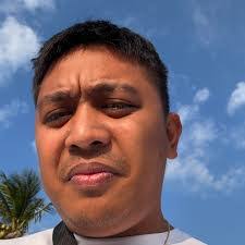 Sergio Lloyd's Instagram, Twitter & Facebook