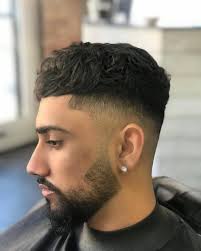Super chill taper fade relaxing haircut. Taper Vs Fade Haircuts For Men What S The Difference