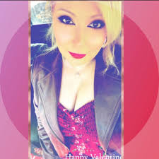 Paper Plate Spider Craft ...a simple and adorable Halloween craft!  http://www.iheartcraftythings.com/2012/10/paper-plate-spiders.html