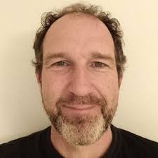 Adrian D., Tutor bersertifikat dengan pengalaman 18 tahun