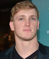 Logan Paul Is An American Web Video Star On Vine Born April 1 1995 In Ohio He Is A Former State Champion High School Wre Awkward Moments Logan Paul Premiere