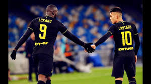 Romelu lukaku (26 de ani) şi lautaro martínez (22 de ani), jucătorii lui inter milano, se înţeleg deja excelent şi o ameninţă pe dortmund înaintea duelului din grupele ligii campionilor. Romelu Lukaku And Lautaro Martinez Vs Napoli 06 01 2020 19 20 Hd 1080i Byè½©æ—— Youtube