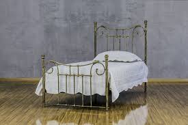 O berço de ferro ficou lindo, charmoso e elegante. Cama De Ferro Francesa Solteiro