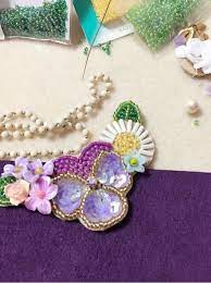 パンジーのネックレス完成品 ビーズ ビーズ刺繡 ビーズ刺繍