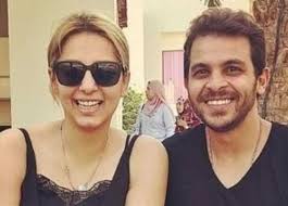 بدأت مى حلمى مسيرتها فى عالم الإذاعة والراديو من خلال تقديمها لبرنامج حلمى مع مى حلمى الذى يذاع عبر إذاعة محطة مصر وبداية مى حلمى لم. Ù…ÙŠ Ø­Ù„Ù…ÙŠ ØªÙØ§Ø¬Ø¦ Ø¬Ù…Ù‡ÙˆØ±Ù‡Ø§ ÙØ±Ø­Ø© ÙØ³ØªØ§Ù† Ø¨ØªØ§Ø¹Ø© Ø§Ù„Ø±Ø§Ø¯ÙŠÙˆ Ø±Ø§Ø¬Ø¹Ø© ÙˆØ§Ù„Ø­Ø¨ Ù…Ø§Ø¨ÙŠØªØ¨Ø¹Ø´ ØªÙØ§ØµÙŠÙ„ Ø§Ù„Ù…ØµØ±ÙŠ Ø§Ù„ÙŠÙˆÙ…