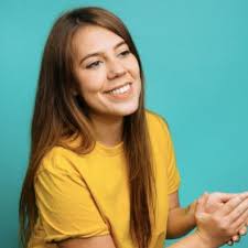 Natasha Santos's Instagram, Twitter & Facebook