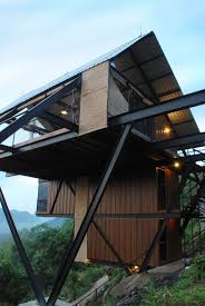 Der Estate Bungalow In Mathugama Sri Lanka Von Narein Perera Der Baumhausblog Haus Auf Stelzen Pfahlbau Architektur Haus
