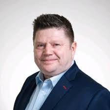 Derrick Monahan's Instagram, Twitter & Facebook