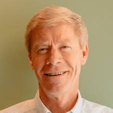 Lindsay Erdman's Instagram, Twitter & Facebook