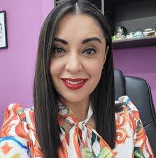 Elia Corona's Instagram, Twitter & Facebook