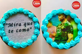 1 2 tal como ocurría con la copa intercontinental de clubes, esta copa de selecciones era organizada por la confederación sudamericana de fútbol (conmebol) y la unión de asociaciones de fútbol europeas (uefa), 3 y era disputada por las selecciones. Copa America Antes De La Final Argentina Vs Brasil Lanzaron Los Alfajores Dibu Martinez Entrelineas Info