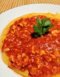 Molto conosciuta anche la variante chiamata stoccafisso alla livornese. Polenta Al Sugo Di Baccala Una Ricetta Tipica Della Cucina Marchigiana