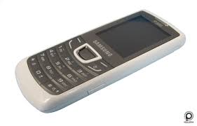 Samsung E1252 - Nokia, ezt figyeld ...
