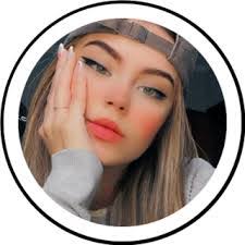 Teri Queen's Instagram, Twitter & Facebook