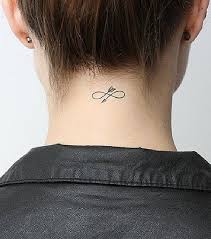 Le tatouage nuque vous attire ? Tatouage Nuque 20 Idees De Modeles Pour Un Tatouage Femme
