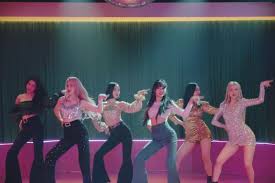 The group consists of sowon, yerin, eunha, yuju, sinb, and umji. Gfriend Take On Disco Glamour In Mago Music Video Teen Vogue