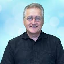 Robert Kampa's Instagram, Twitter & Facebook