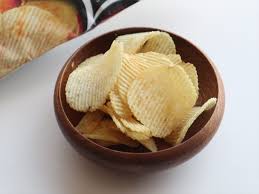佐賀のたまねぎポテトチップって知ってる 佐賀のたまねぎポテトチップ の美味しさについて徹底的に調べてみた omiya おみや 日本のお土産情報サイト お菓子 たまねぎ 美味しい
