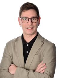 Hirdetés I Tudod, mi az egyik legjobb dolog januárban, amikor az ember már  túlélte a bejglimérgezést és a szilveszteri fogadalmakat is elfelejtette?  Hogy újra startol a Cápák között, ráadásul most már a