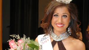 Megan Jo Ervin crowned Miss Macomb 2011