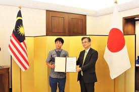 Hire the best freelance japanese tutors in malaysia on upwork™, the world's top freelancing i'm a malaysian who's been working as a freelance translator since 3 year. Malaysian Comic Artist Wins Japan S Manga Award For His Work Detektif Hantu Kesumat