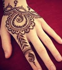 Dans un climat chaud et. Tatouage Henne Les 20 Plus Beaux Modeles Vus Sur Internet