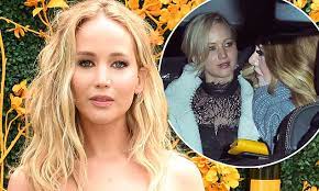 Jennifer Lawrence once 'peed in a bucket' during wild night out with Adele  and drag queens in NYC | Daily Mail Online