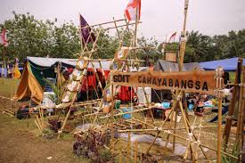 Jual gapura kemah di condong catur silahkan bapak ibu yang putra putrinya mau mengadakan kegiatan kemah, dan layanan kami gapura dan pagar kemah ada di sini. Dekorasi Perkemahan Pramuka Cek Bahan Bangunan