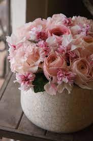 Cyclamen And Ranunculus Pink Flowers Beautiful Flowers Flower Arrangements
